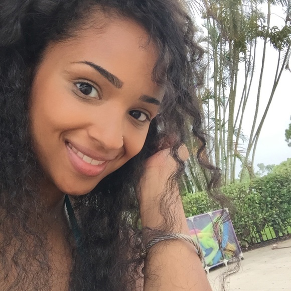 Meet your Posher, Jaleela Talia - Picture 3 of 4